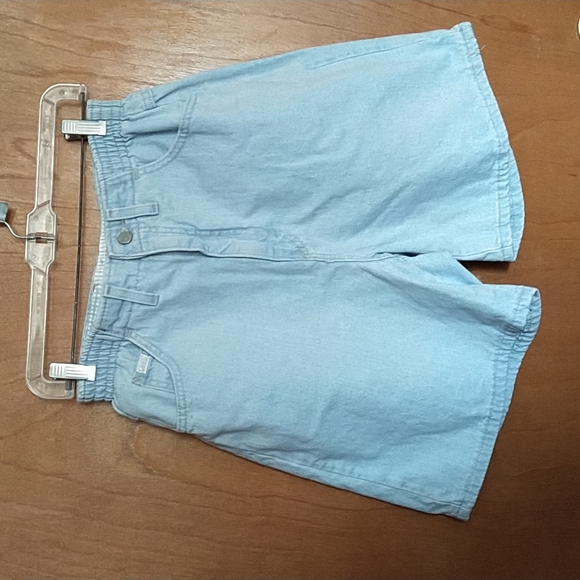 Lee ladies light wash shorts NWOT size 10 M. - Picture 2 of 15